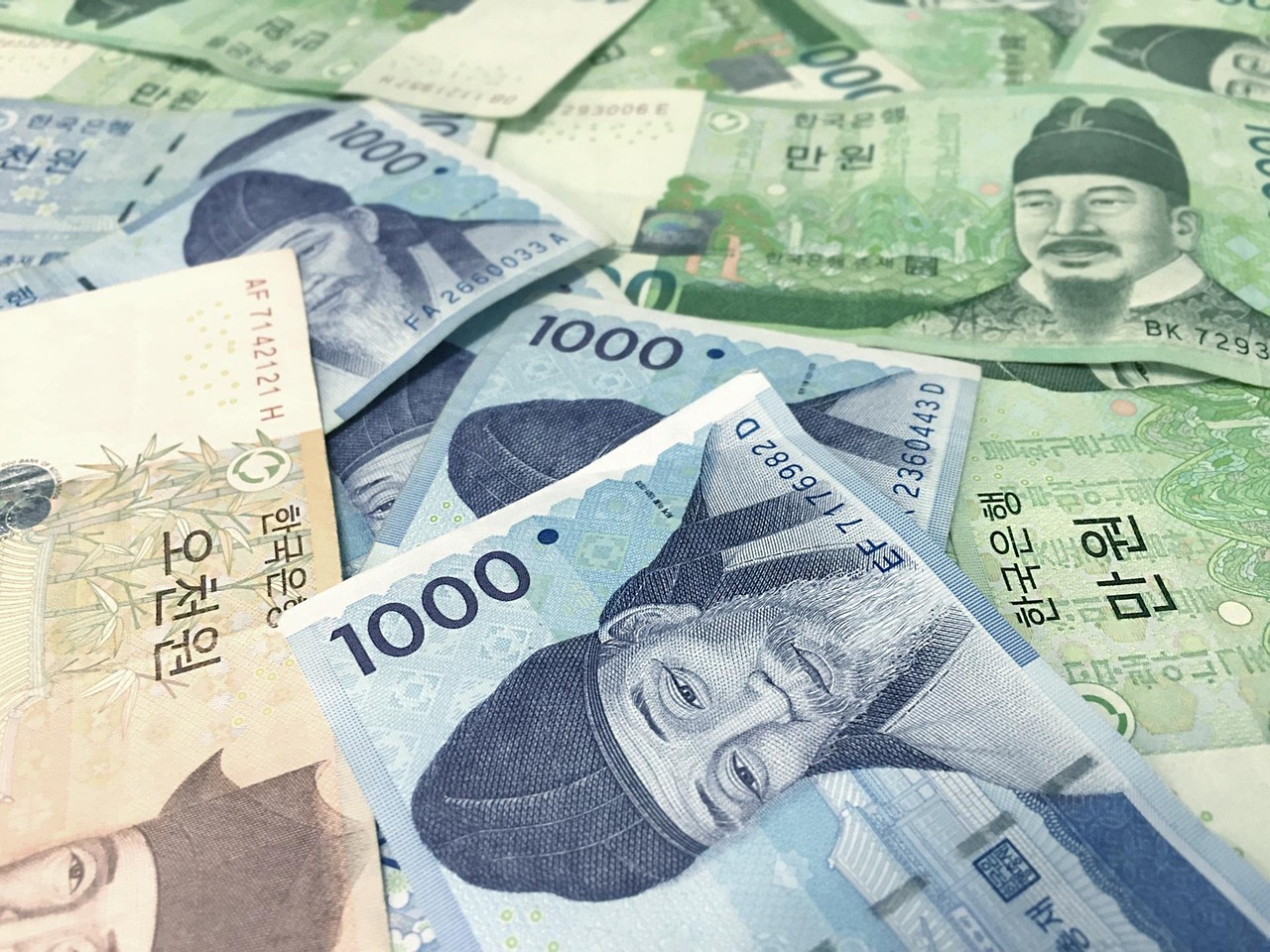 韩国政治电影的揭示与探索
