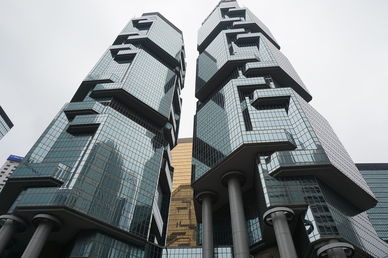 南通三建成功上市，建筑巨头的崛起与展望